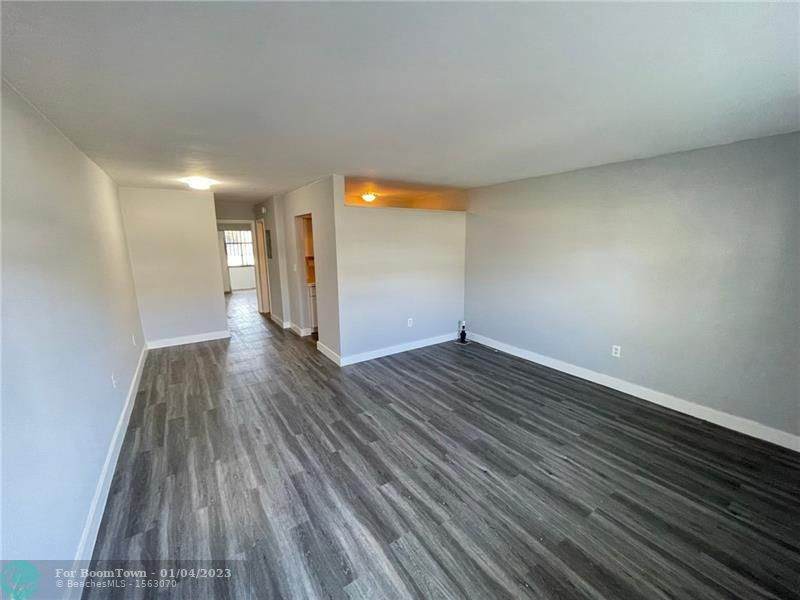 15610 6th Ave - Photo 1