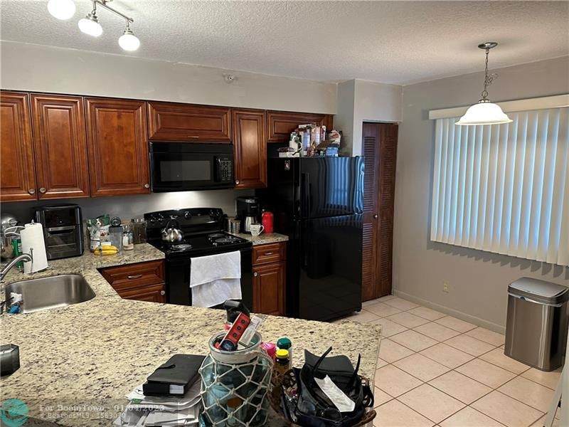 2112 Cypress Bend Dr - Photo 1