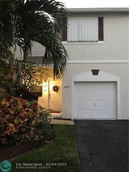 839 42nd Pl - Photo 1