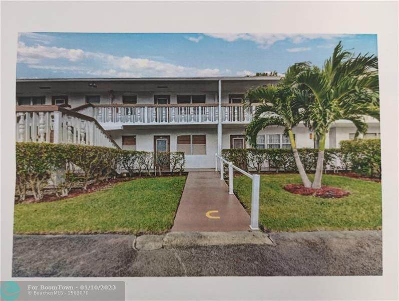 44 Newport C - Photo 1
