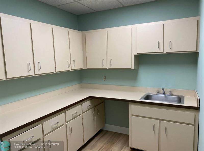 7050 4th St - Photo 1