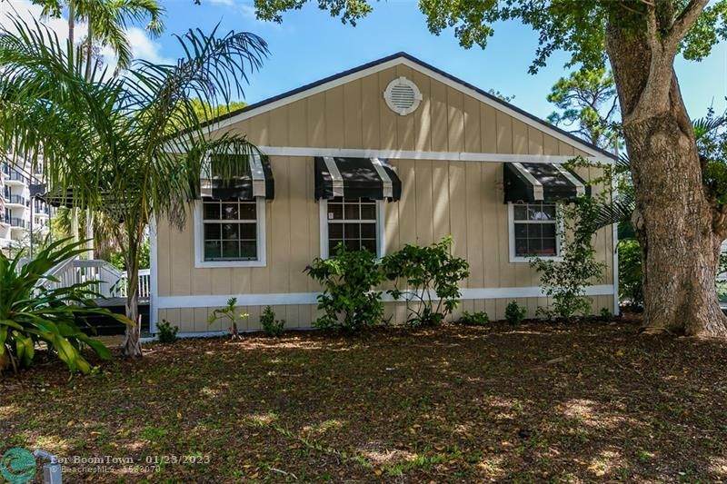 900 Andrews Ave - Photo 1
