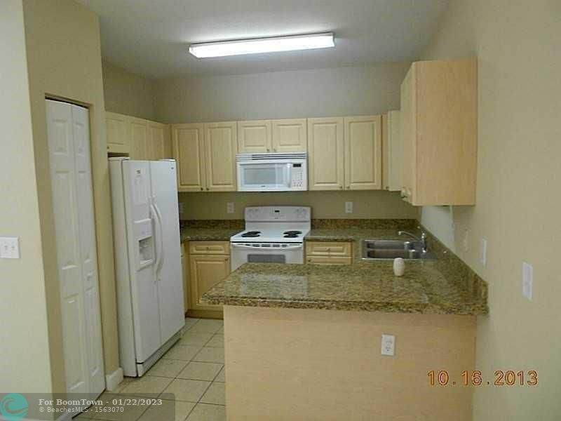 376 26th Ter - Photo 1