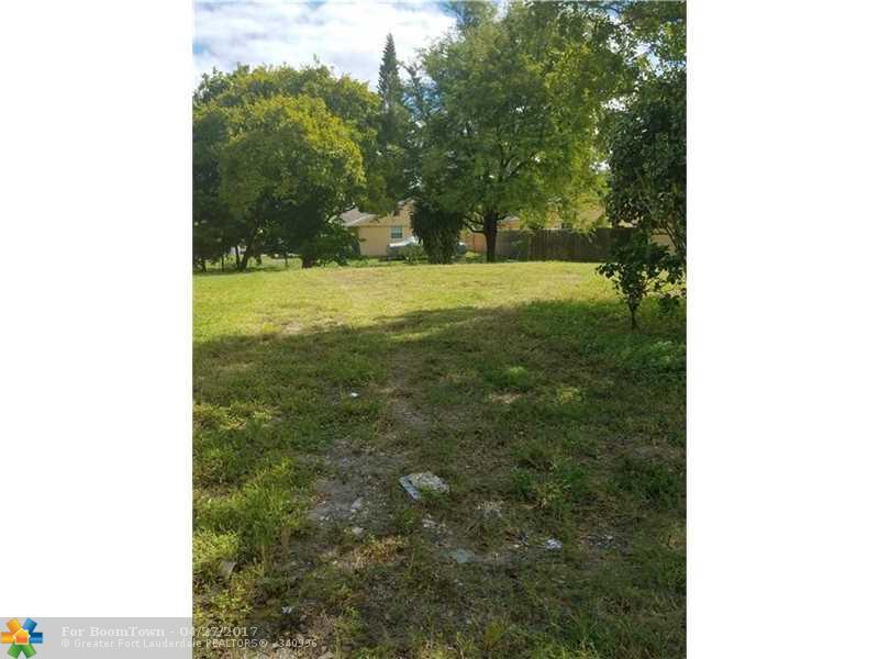 1528 7th Ter - Photo 1