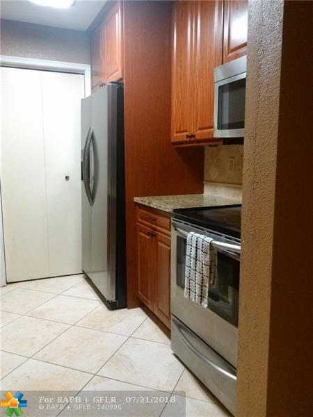 927 Riverside Dr - Photo 1
