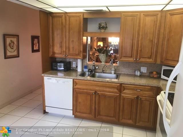 4401 Martinique Ct - Photo 1