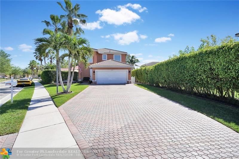 4735 120th Way - Photo 1