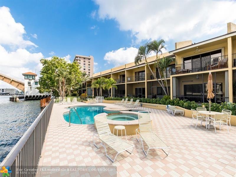 1301 Riverside Dr - Photo 1