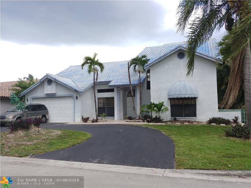 5621 66th Ave - Photo 1