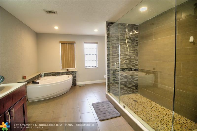 8064 72nd St - Photo 1