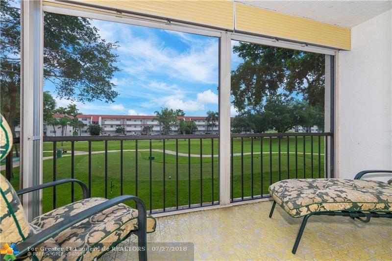 671 Hollybrook Dr - Photo 1