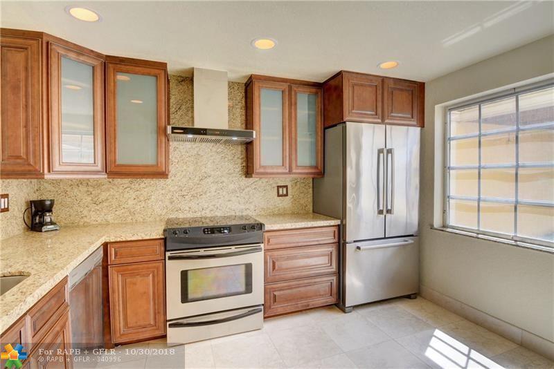 3077 Palm Aire Dr - Photo 1