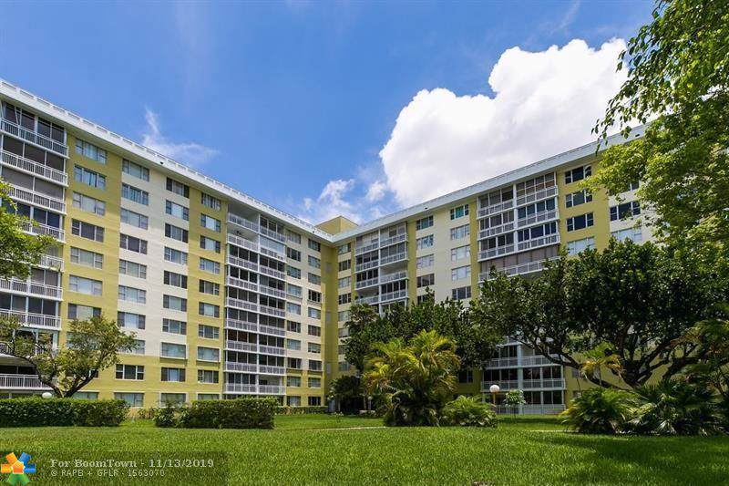 4400 Hillcrest Dr - Photo 1