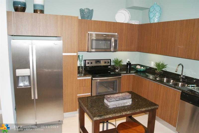 601 82 AVE - Photo 1