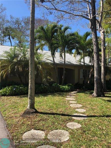 1033 Cypress Dr - Photo 1