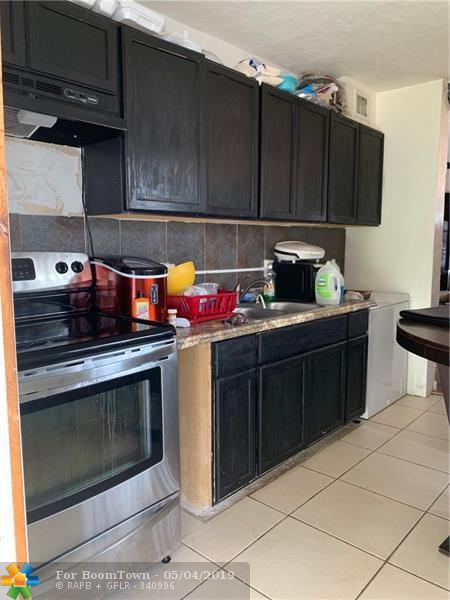 2607 9th Ct - Photo 1