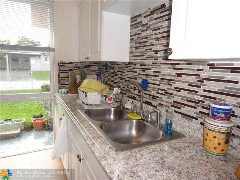 5812 18th Ct - Photo 1