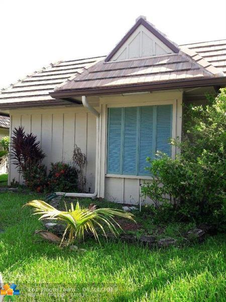 1922 Coquina Way - Photo 1