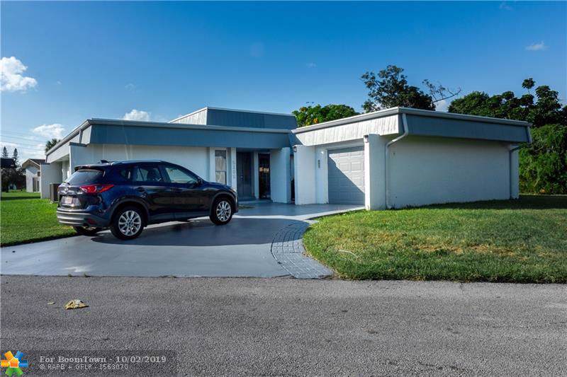 5305 Palm Cir - Photo 1