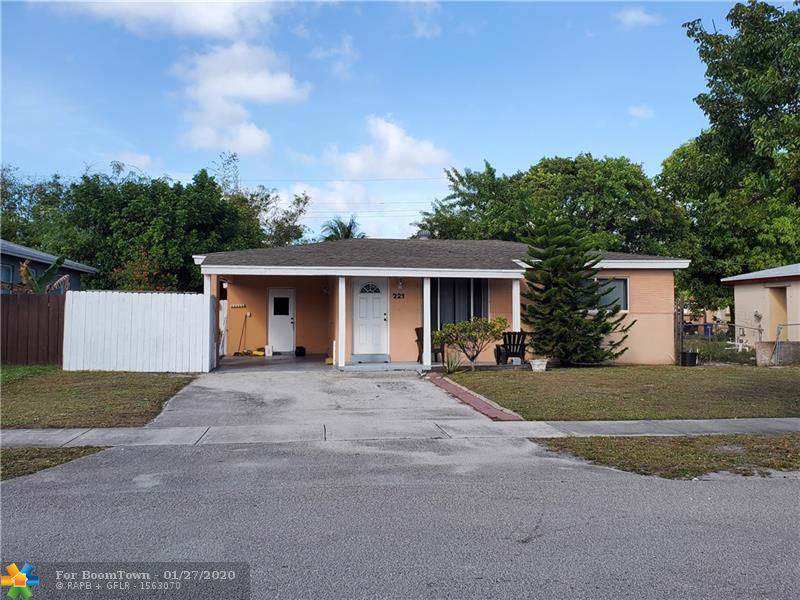 221 26th St - Photo 1