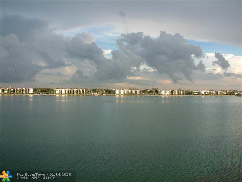 105 Lake Emerald Dr - Photo 1