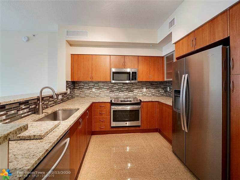 806 Windward Way - Photo 1