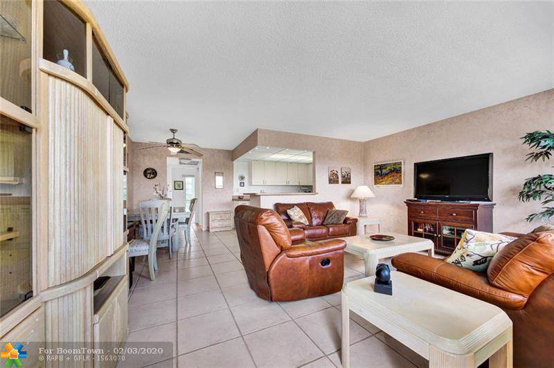 4009 Cambridge A - Photo 1