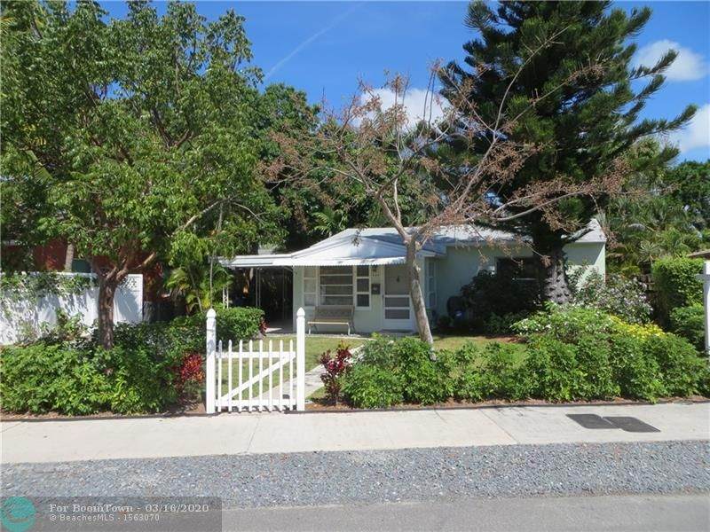 909 9TH ST - Photo 1