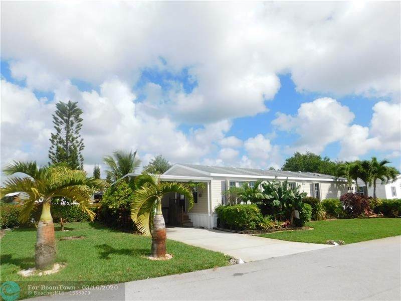 3061 Cove Dr - Photo 1