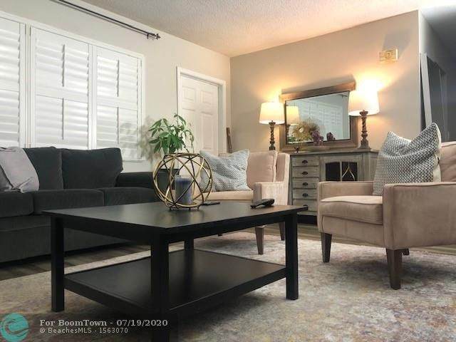 2424 9th St - Photo 1