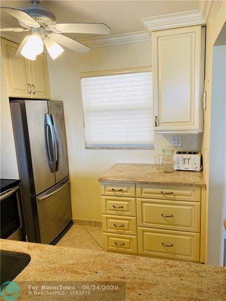 1391 Ocean Blvd - Photo 1