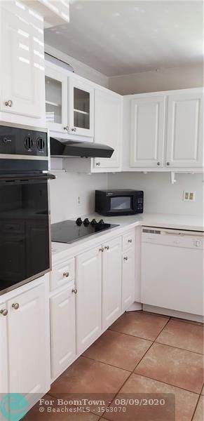422 Lakeview - Photo 1