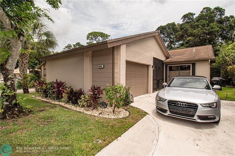 2226 Seagrape Cir - Photo 1
