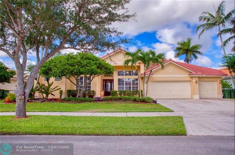 2555 Fairways Dr - Photo 1