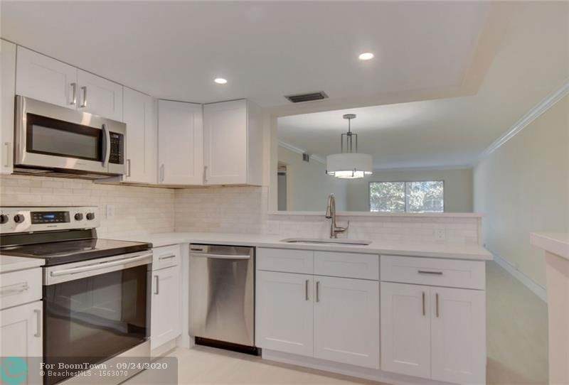 2201 Lucaya Bnd - Photo 1