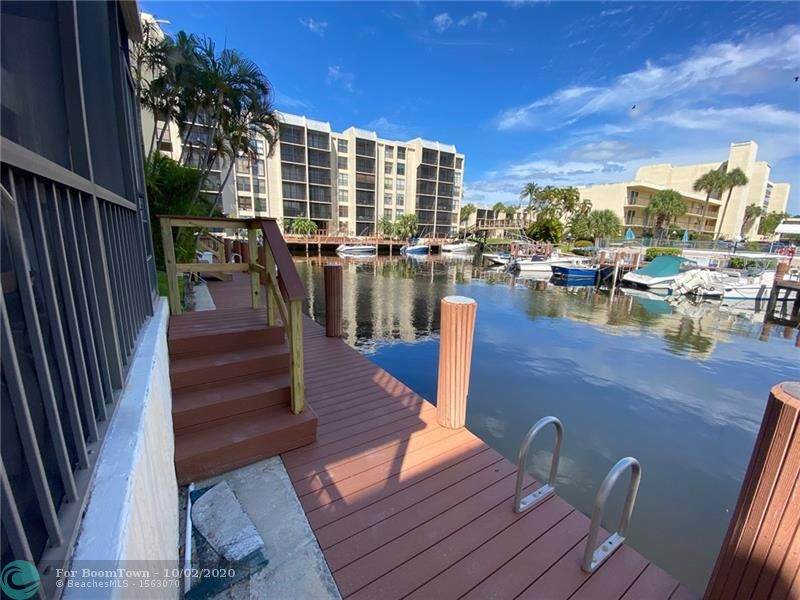 4 Royal Palm Way - Photo 1