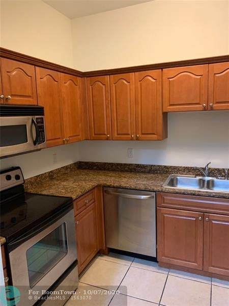 2511 Venetian Ct - Photo 1