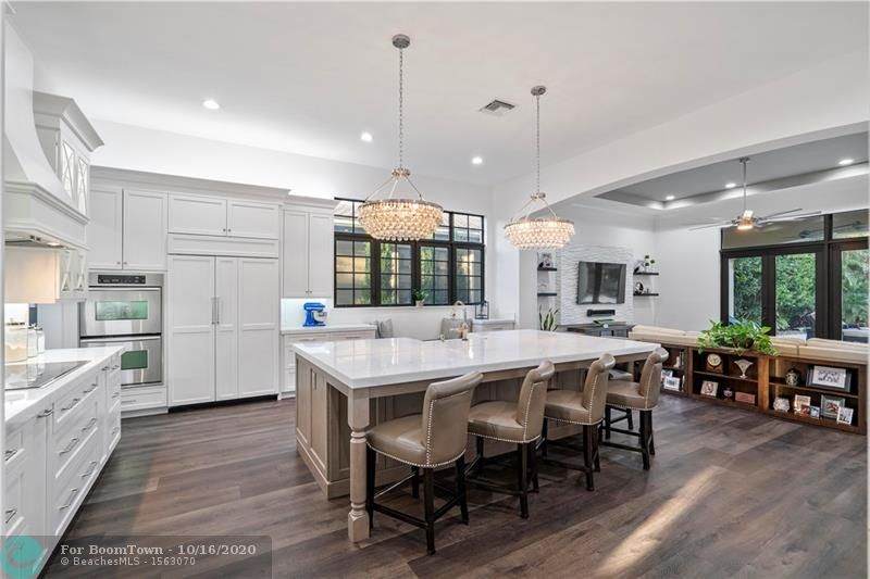 7360 Wisteria Av - Photo 1