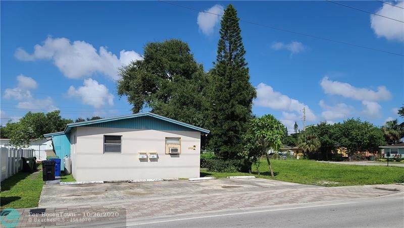 2209 6th St - Photo 1