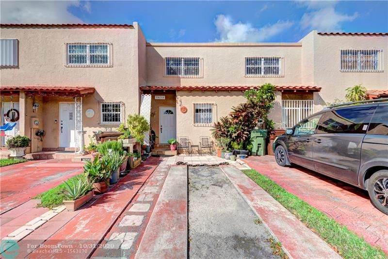 5658 17th Ln - Photo 1