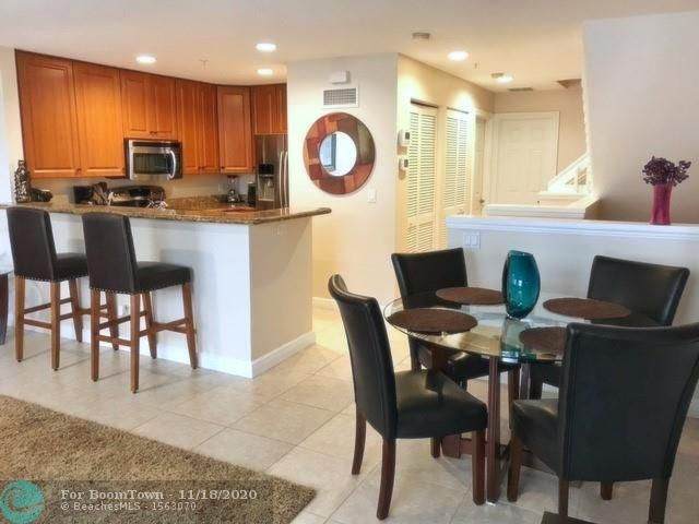 717 13th St - Photo 1