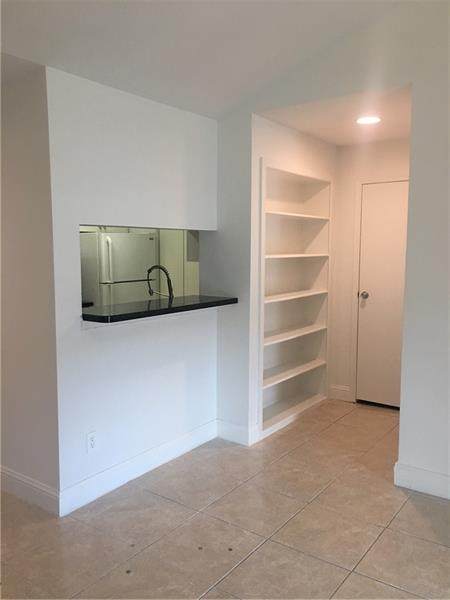 927 Riverside Dr - Photo 1