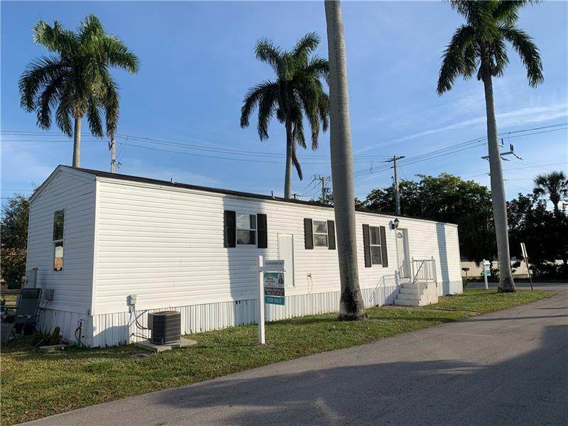 8600 Berkley Dr - Photo 1
