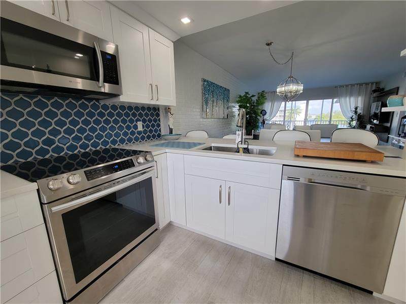 1537 Hillsboro Blvd - Photo 1