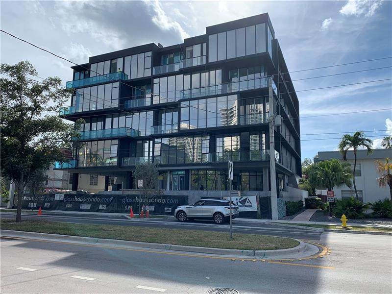 3161 Center St - Photo 1