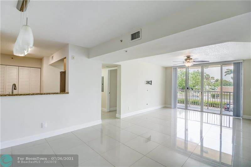 609 Sheridan St - Photo 1