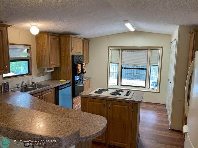 3161 Sw 53 Avenue - Photo 1