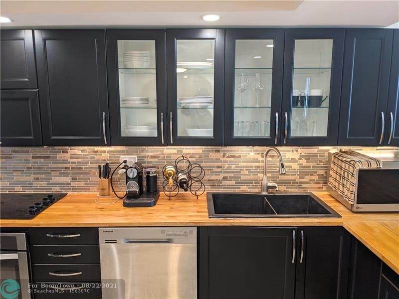3520 Oaks Way - Photo 1