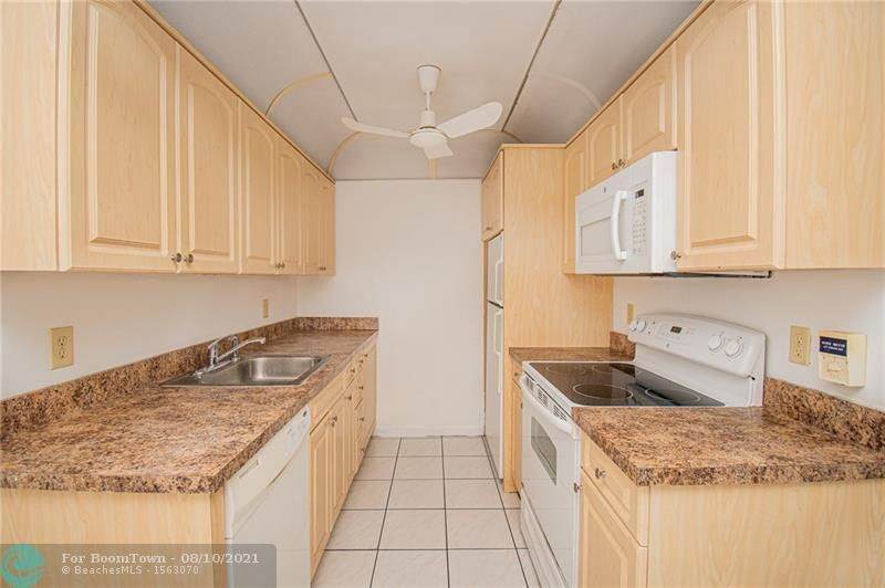 1086 Exeter - Photo 1