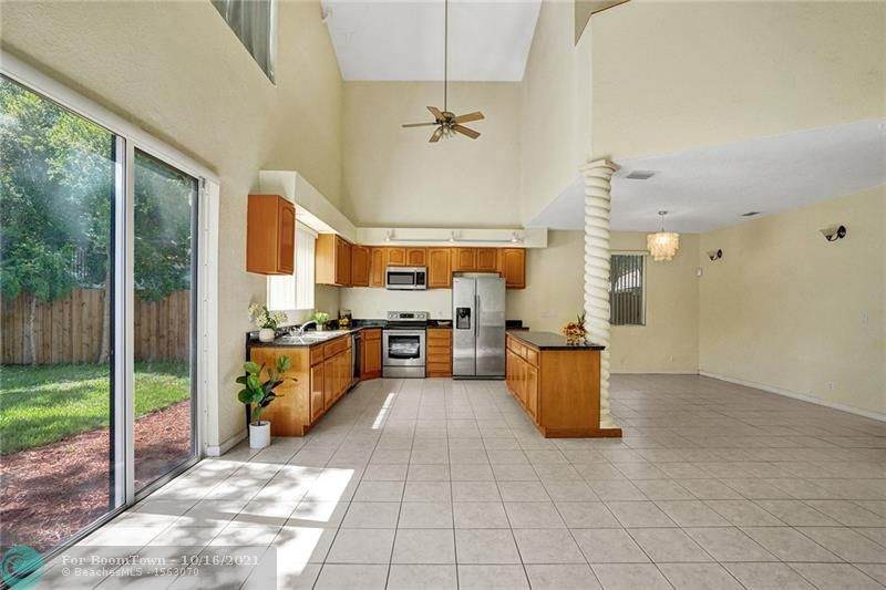 1540 35 Street - Photo 1